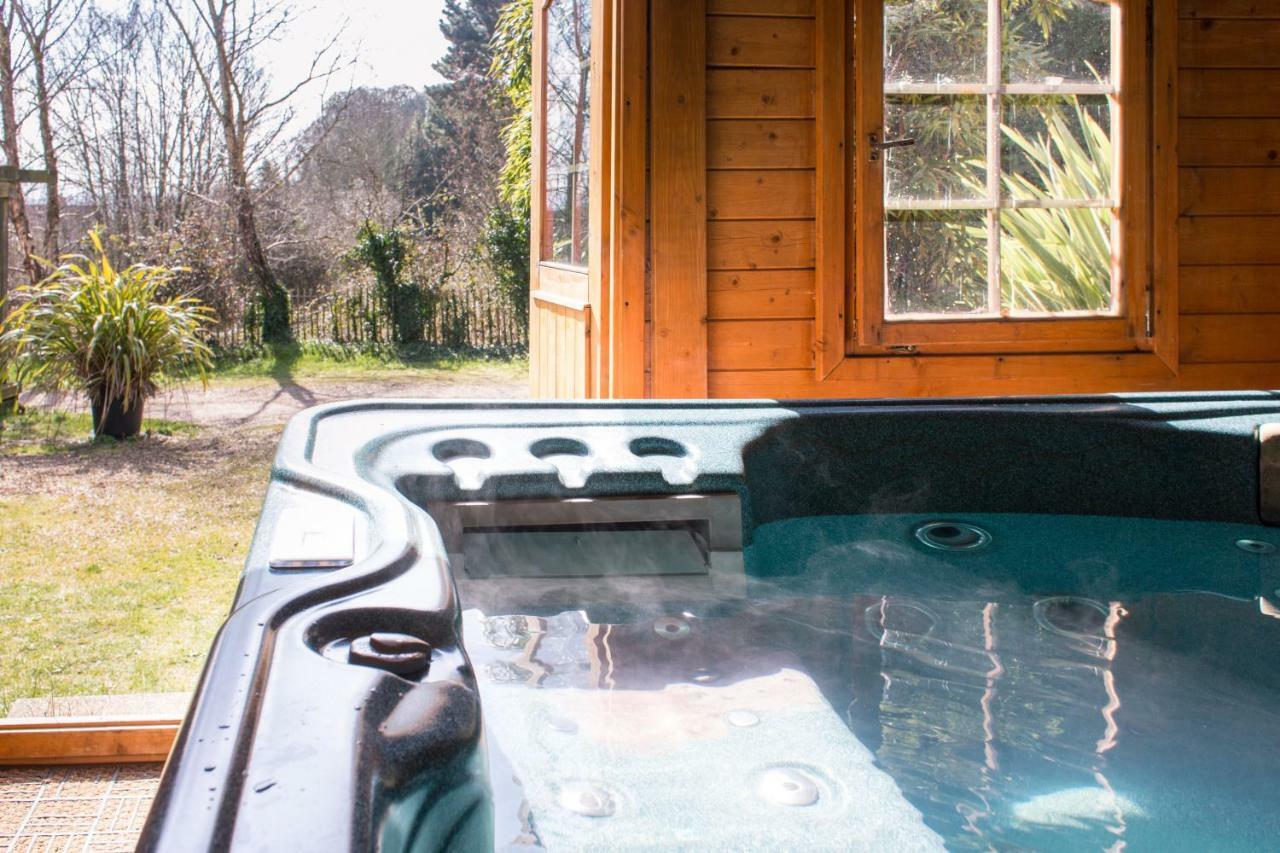 Ralph'S Barn Villa Newport  Eksteriør billede